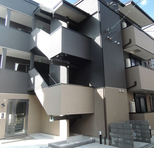 ドエル小松SOUTH101号室<br>6.6万　1K/26.77㎡